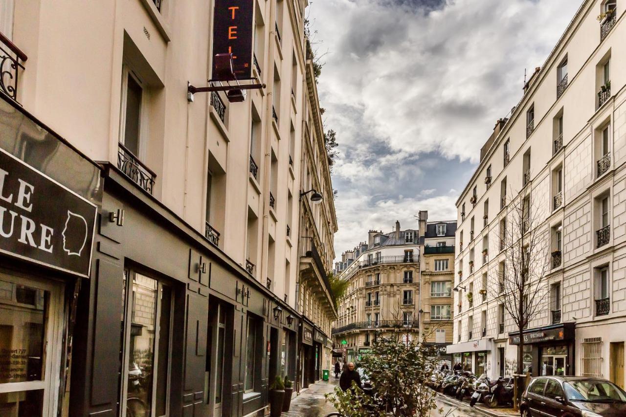 Chambre Double Économique - Rez-de-Chaussée - Vue sur Rue