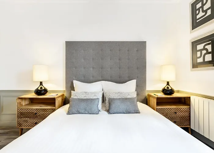 LivinParis - Luxury 3&4 Bedrooms Montmartre I
